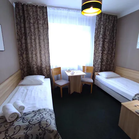 Polonia 2* رشيشوف