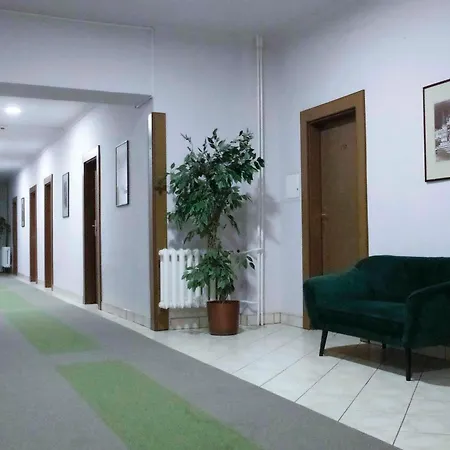 فندق Polonia رشيشوف