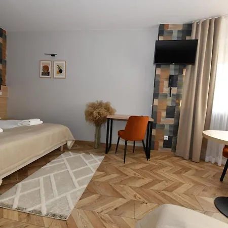 Polonia Hotel 2*