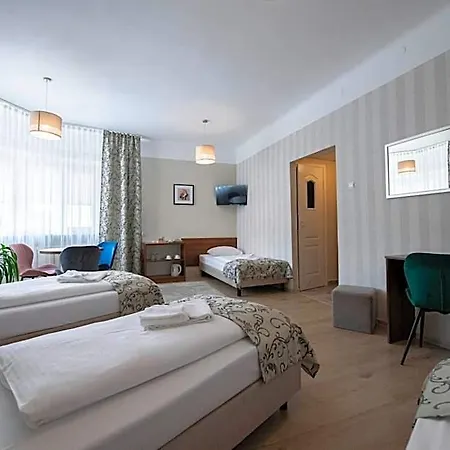 Polonia Hotel 2*