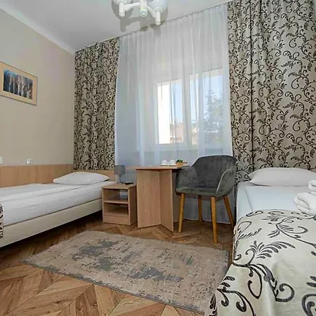 Polonia Hotel 2*
